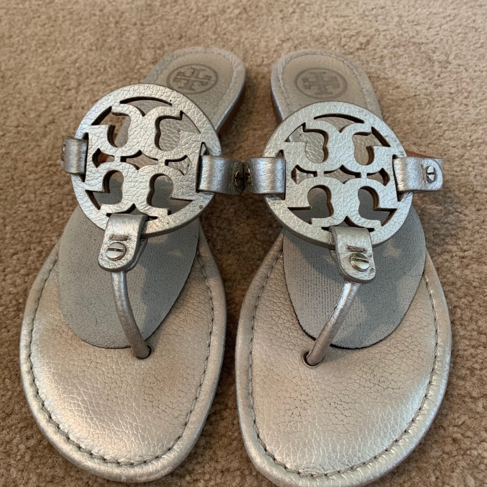 Good condition size 8.5